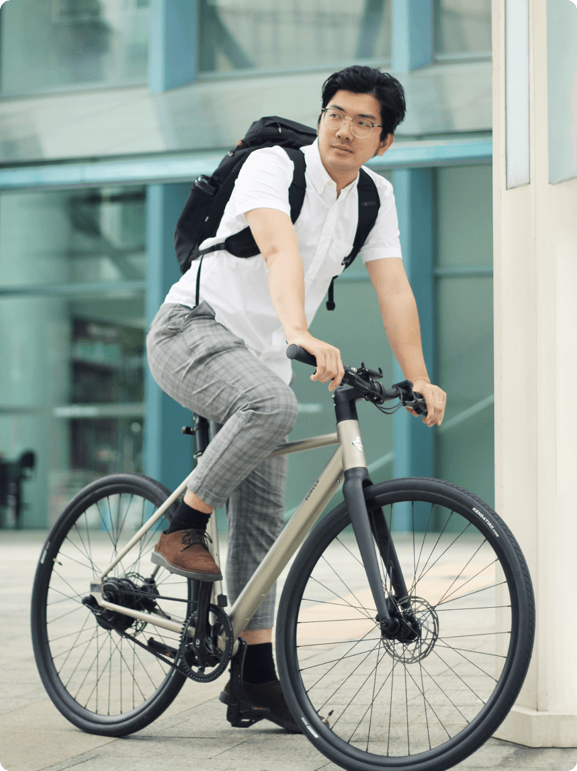 我喜歡這輛自行車的運動、簡約的外觀，適合我的日常通勤風格。